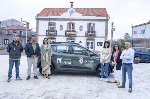 A Deputación entrega un novo vehículo para o Servizo de Axuda no Fogar do Concello da Baña