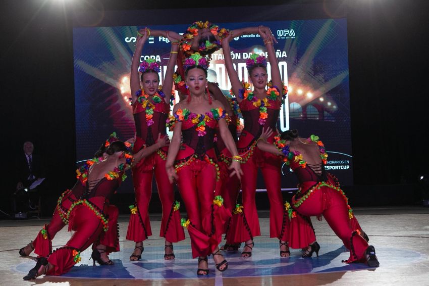 O baile deportivo conquista Riazor na I Copa Deputación da Coruña