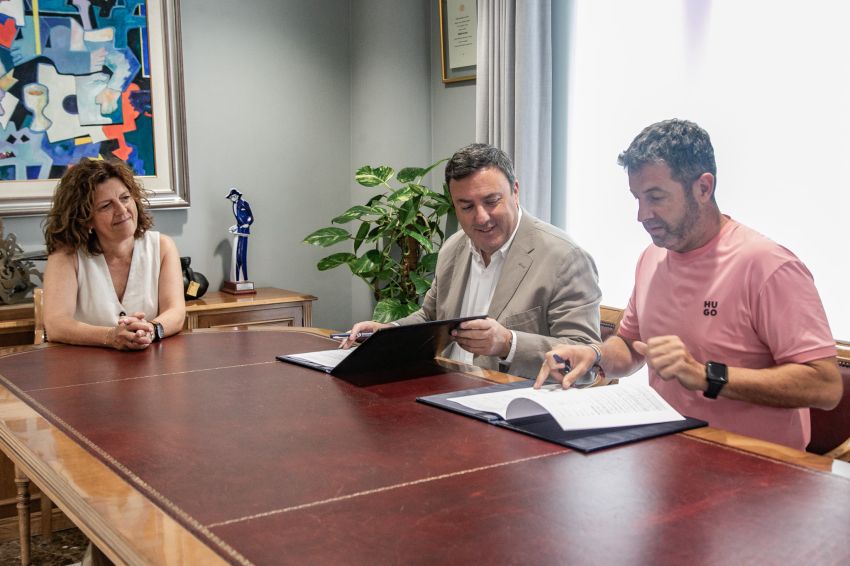 A Deputación inviste 24.000 euros na renovación do local da Asociación de Empresarios da Pobra do Caramiñal