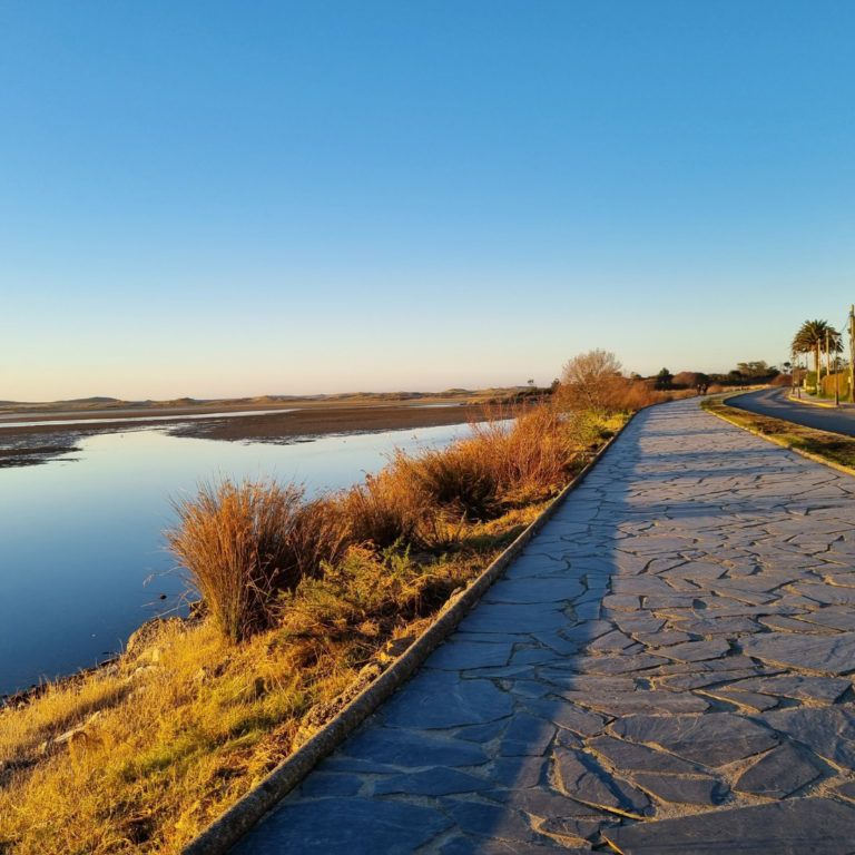 A Deputación licita por 377.248 euros as obras da nova senda ciclista e peonil entre a lagoa da Frouxeira e Meirás, en Vadoviño