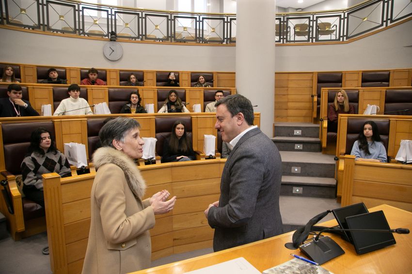 A Deputación da Coruña recibe o alumnado da Facultade de Economía e Empresa da UDC no marco do programa ParlaCoruña