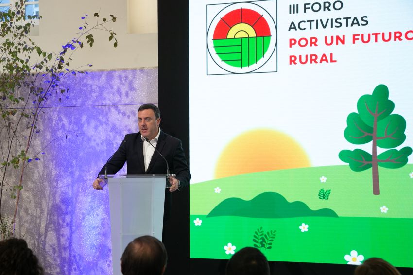 O presidente da Deputación da Coruña destaca que “o futuro de Galicia está ligado ao rural” e esa aposta debe concretarse “con feitos, non só con discursos”