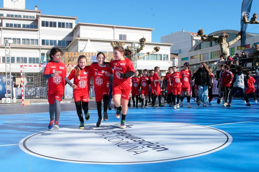 Éxito do primeiro encontro do Torneo 5x5 Deputación da Coruña de Balonmán en Carballo