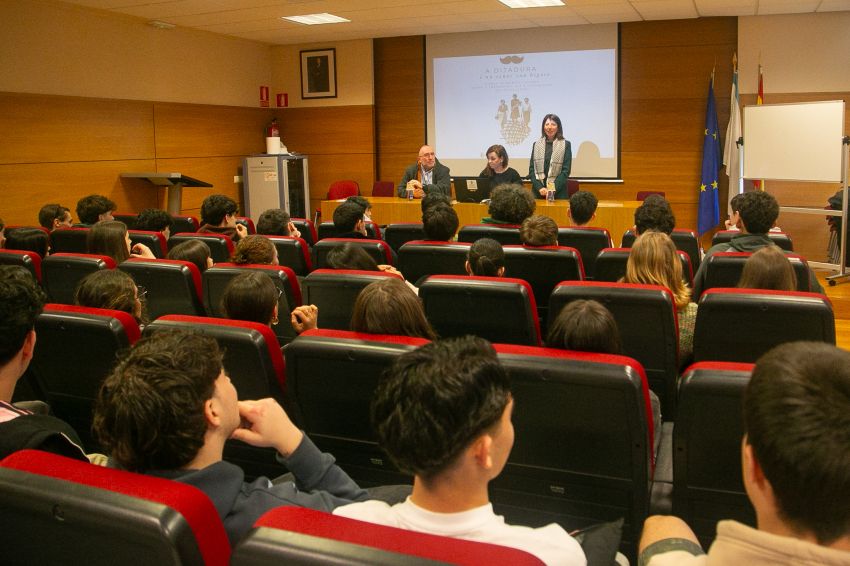 Sol Agra pon en valor o uso da memoria histórica para educar en igualdade a través do proxecto ‘A ditadura é un señor con bigote’, gañador do Luísa Villalta 2025