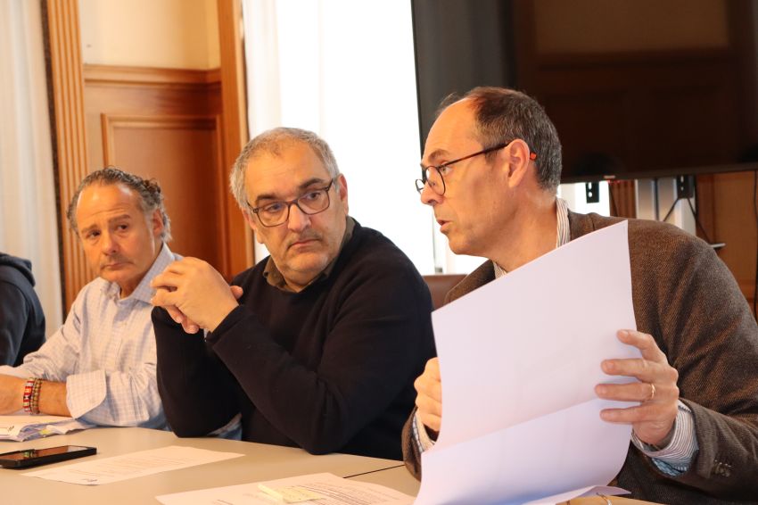 O Consello Director do Parque Compostela Rupestre aborda a sinalética dos xacementos, o mantemento das fincas e a conformación do comité científico