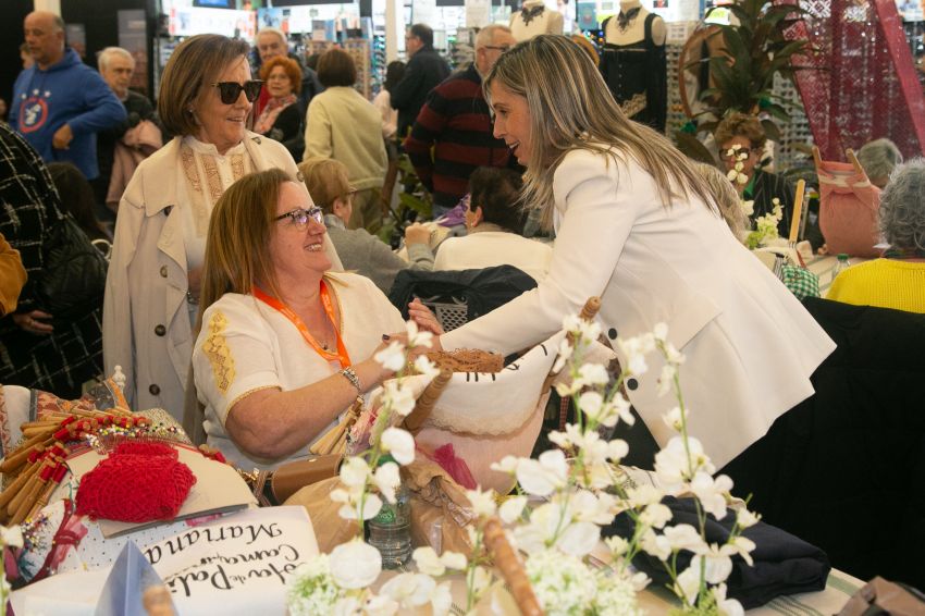A Deputación súmase á homenaxe de Camariñas ás súas palilleiras con motivo da 35.ª Mostra do Encaixe