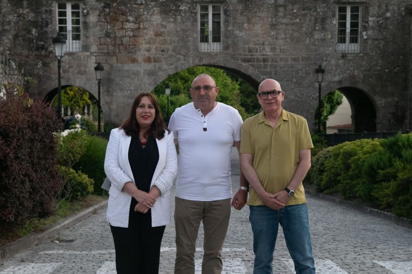 O vicepresidente presenta en Negreira a nova guía turística do municipio, editada co apoio da Deputación