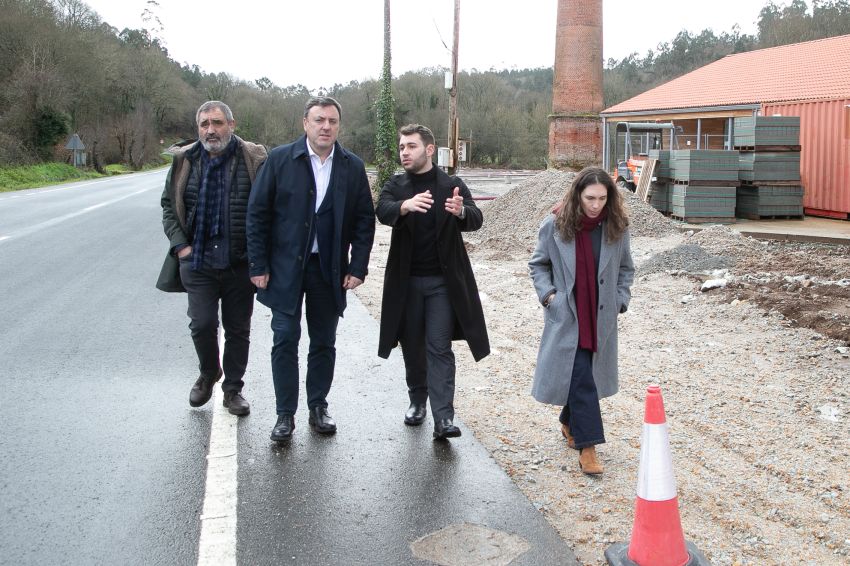 A Deputación da Coruña e o Concello de Val do Dubra traballan para axilizar as obras da travesía de Bembibre, cun investimento de 1,1 millóns de euros