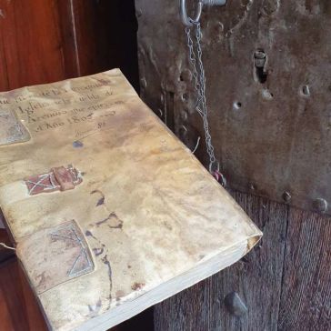 Os documentos eclesiásticos volven a Puebla de Arenoso tras a súa dixitalización en Segorbe