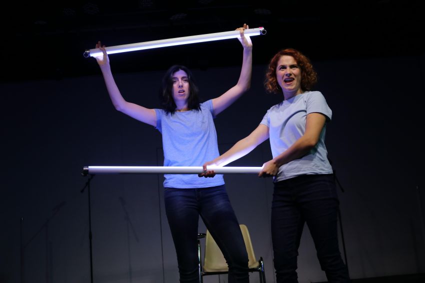 A Deputación da Coruña leva aos institutos da provincia a obra teatral “Papel 2.0” para previr o acoso escolar