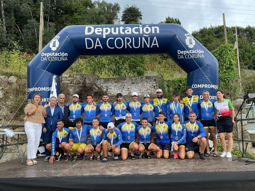 O Club de Remo Cabo de Cruz gaña a Bandeira de Traíñas Deputación da Coruña