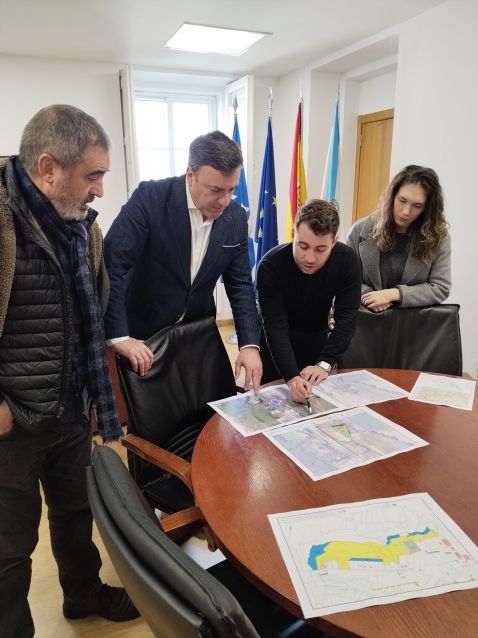 A Deputación da Coruña e o Concello de Val do Dubra traballan para axilizar as obras da travesía de Bembibre, cun investimento de 1,1 millóns de euros