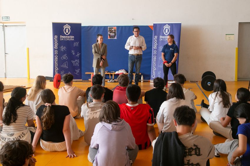 A Deputación da Coruña leva ao IES Rego de Trabe de Culleredo o programa “Forza e Mente” para promover o deporte e a saúde emocional na adolescencia