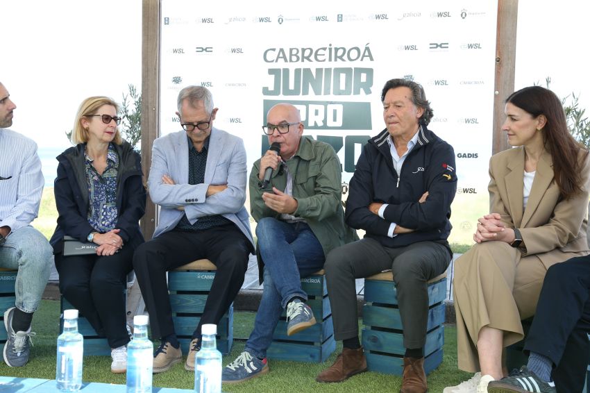 Regueira defende o valor económico do surf na presentación do Cabreiroá Junior Pro Razo