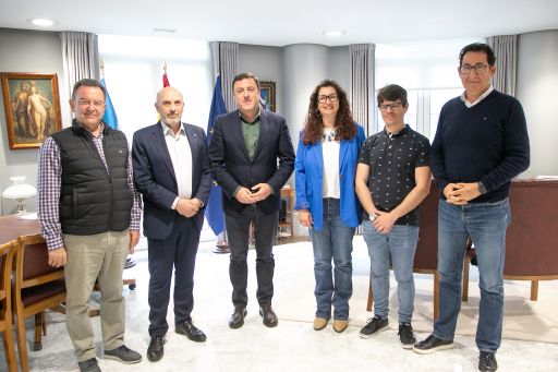 O pleno da Deputación da Coruña aproba unha achega de 100.000 euros para comprar novas embarcacións e equipamento ao Club de Remo Pobra