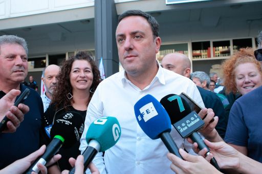 Formoso apoia en Ribeira a manifestación contra o veto europeo á pesca de fondo e reclama “a unión de todas as administracións” neste asunto