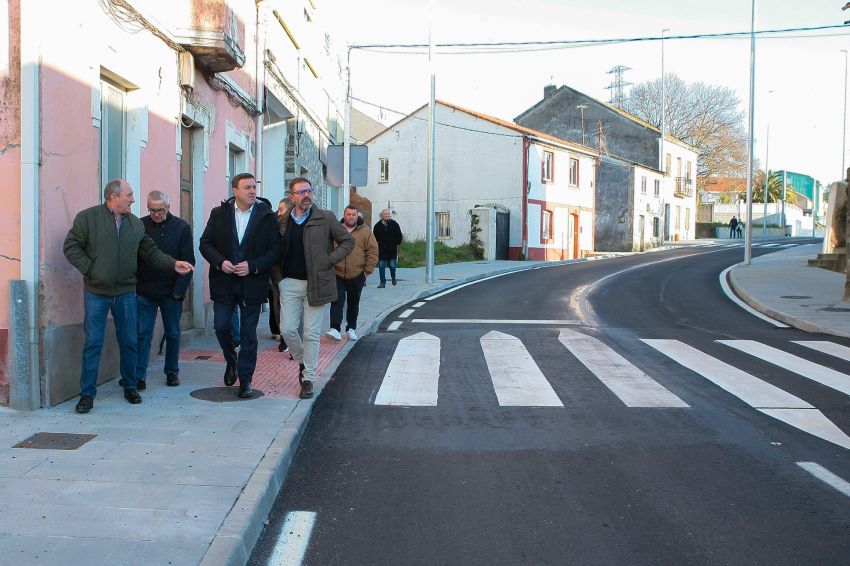 Formoso destaca a mellora da seguridade no núcleo de Serantes tras a execución das beirarrúas na estrada provincial Aneiros – A Cabana