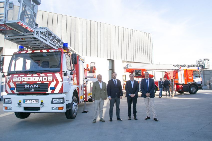 O Consorcio de Bombeiros dota os parques das Pontes e Arzúa con dous camións autoescada e completa así o equipamento en todas as comarcas