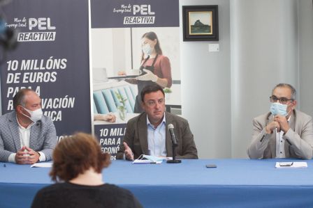 A Deputación e o Concello de Valdoviño distribúen 84.500 euros a 43 negocios da localidade afectados pola Covid-19