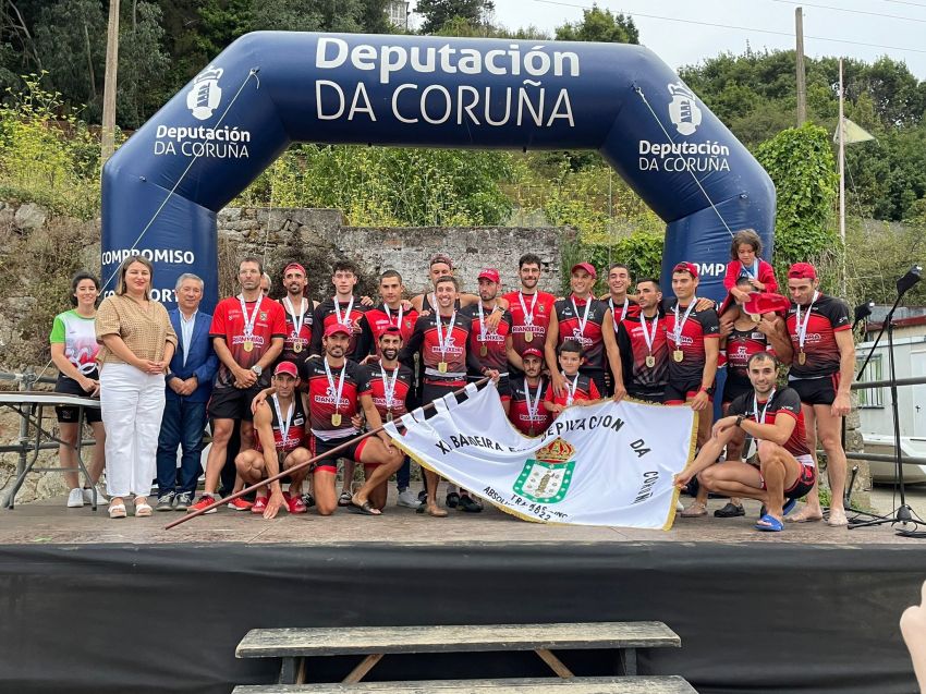 O Club de Remo Cabo de Cruz gaña a Bandeira de Traíñas Deputación da Coruña