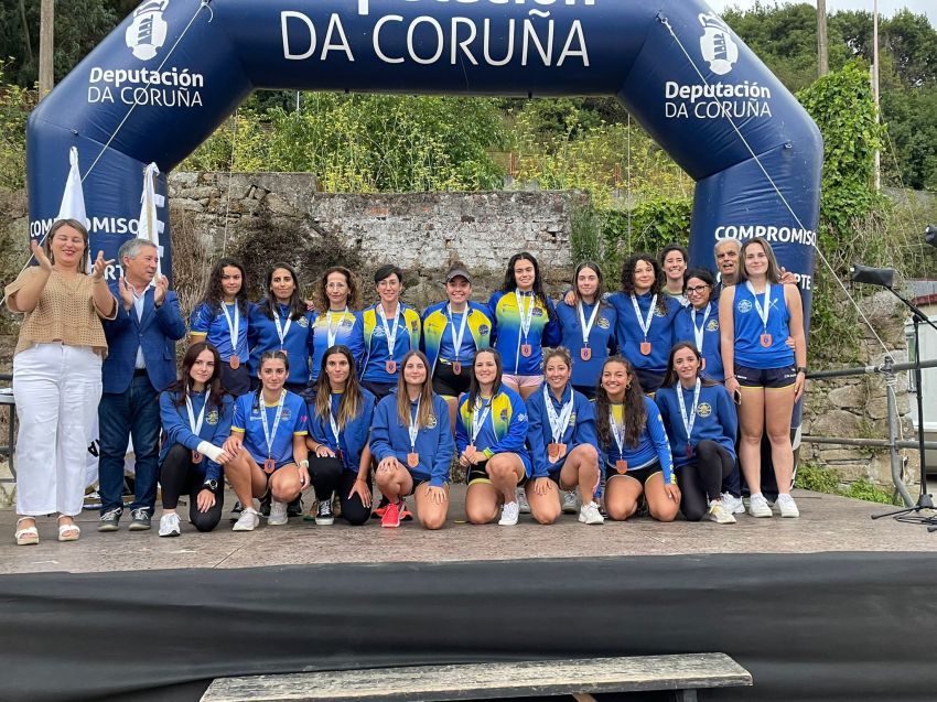 O Club de Remo Cabo de Cruz gaña a Bandeira de Traíñas Deputación da Coruña