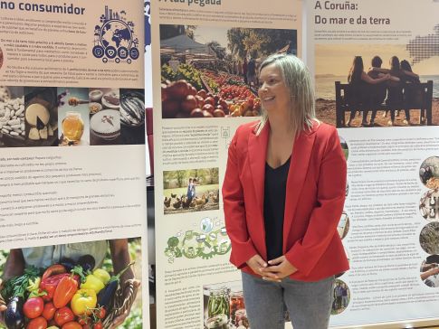 A Deputación da Coruña leva aos concellos da provincia a exposición “Do mar e da terra”, que resalta a importancia do sector mariñeiro e agrogandeiro como fonte de riqueza e saída de futuro entre a mocidade