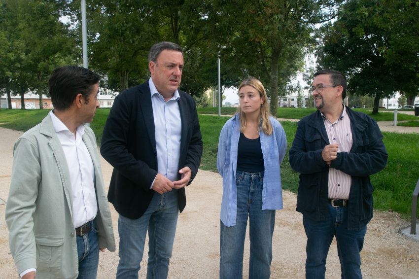 A Deputación da Coruña culmina a transformación da Praza de Ferrándiz nun novo espazo verde e de convivencia en Esteiro (Ferrol)