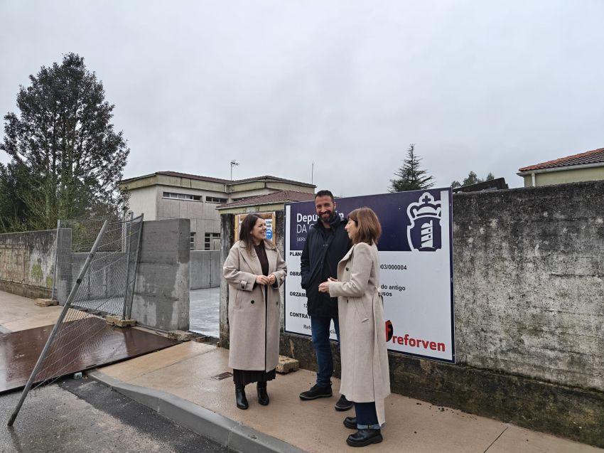 Cristina García salienta en Mazaricos a colaboración da Deputación para  recuperar un edificio sen uso e destinalo a local social