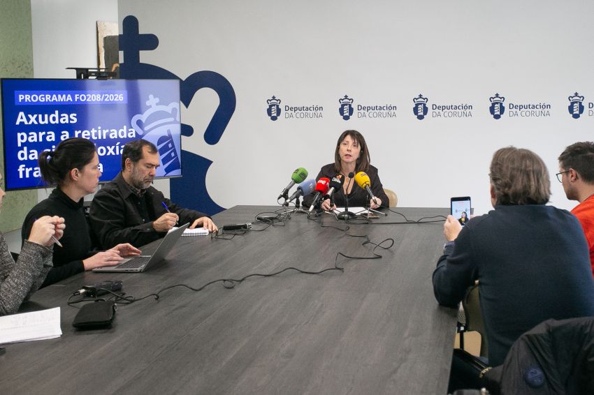 A Área de Dereitos Civís da Deputación mobiliza 150 000 euros para suprimir simboloxía franquista nos concellos pequenos