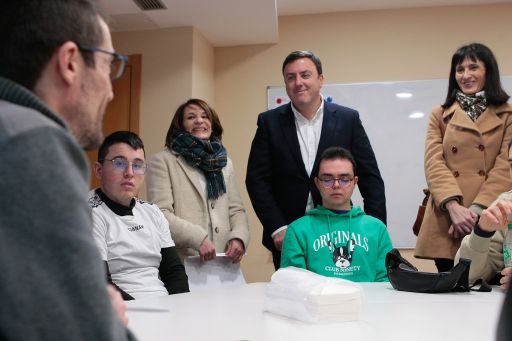 A Deputación apoia os proxectos de inserción laboral de Teima Down  Ferrol con case 40.000 euros