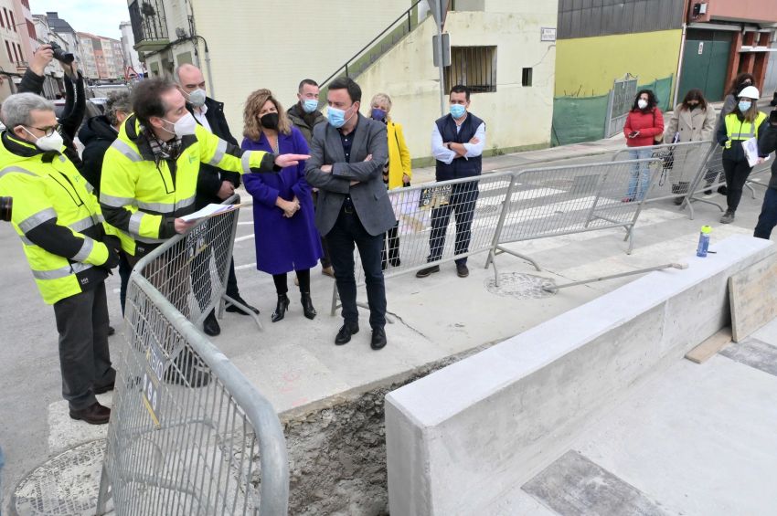 A Deputación inicia a construción dunha pasarela para o paso seguro dos peóns sobre a vía do tren na avenida Santa Icía, en Narón