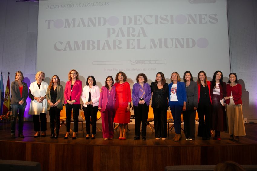 Formoso asistiu ao II Encontro de Alcaldesas, que reúne na Coruña a máis de trinta rexedoras de toda España