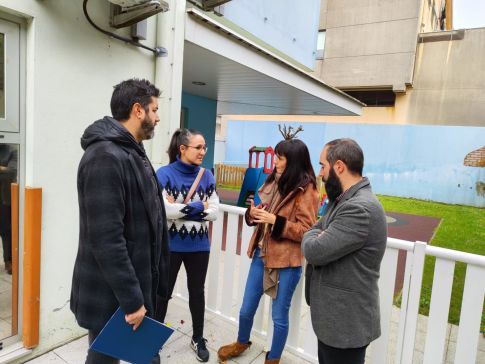 A deputada de Política Social visitou a escola infantil de Rianxo