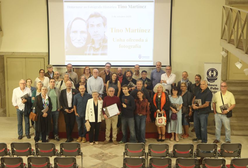 A Deputación homenaxea ao fotógrafo histórico Tino Martínez nun acto que forma parte da programación do premio internacional Luís Ksado de creación fotográfica