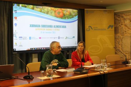 A Deputación apoia o programa “Defende o mar a través do surfing” para concienciar os escolares da importancia de preservar o mar e as praias