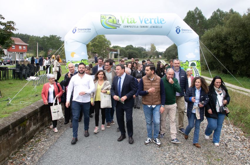 Formoso destaca a importancia do patrimonio na Vía Verde Compostela-Tambre-Lengüelle, “un camiño de ferro pola propia historia do territorio”