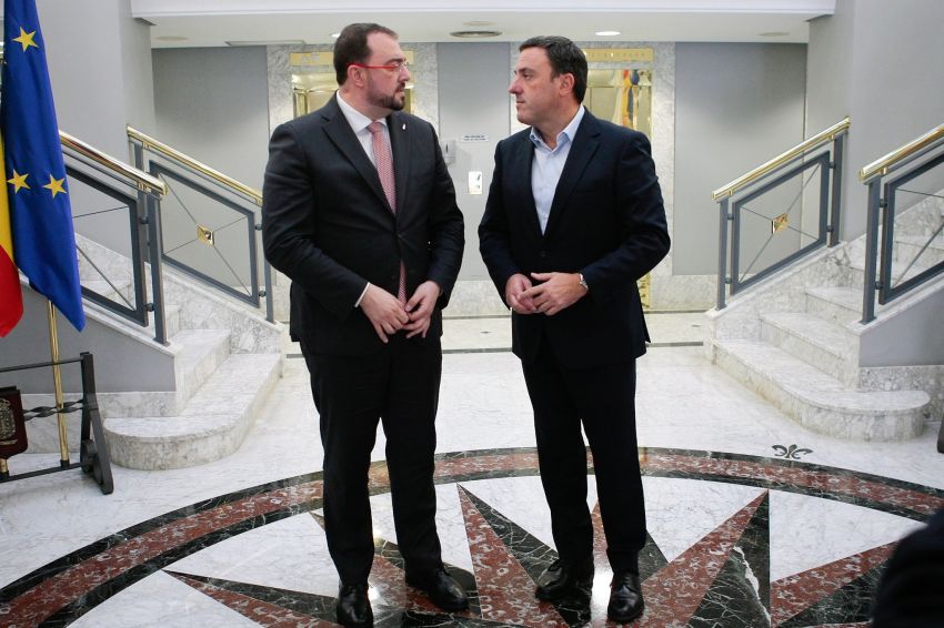 Valentín González Formoso e Adrián Barbón abordan os ‘retos comúns’ de Galicia e Asturias