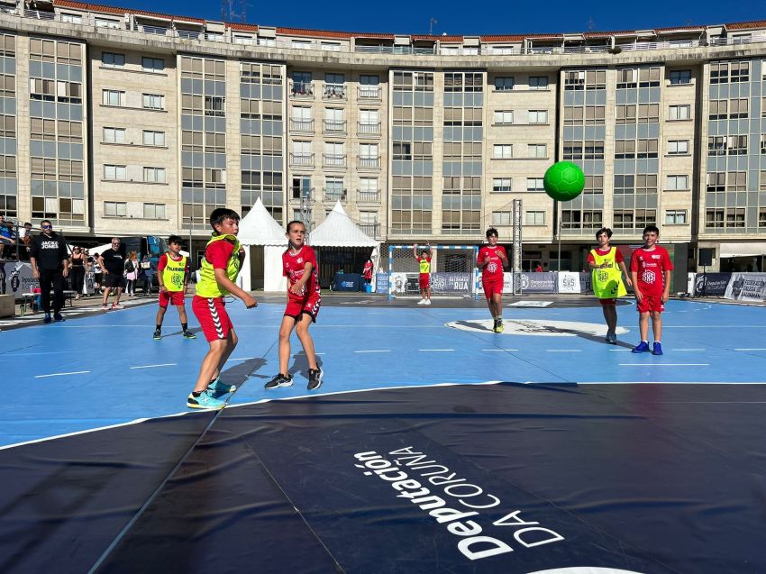 A Copa Deputación de Balonmán na Rúa decídese esta fin de semana en Ribeira