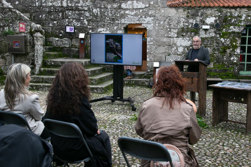 A Deputación presenta a guía de viaxe “Patrimonio arquitectónico da provincia da Coruña”