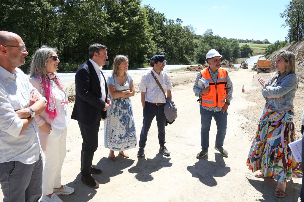 A Deputación inviste preto de 1,4 millóns de euros nas obras de ampliación e mellora do trazado da DP-7804 de Santiago a Val do Dubra