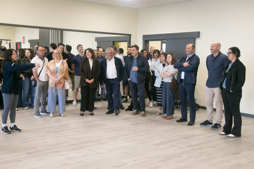 Carral reabre o seu complexo deportivo, renovado cun investimento de 165.000 euros da Deputación