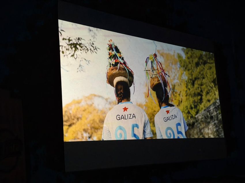 Natividade González asiste á proxección do documental ‘Ao son da nova regueifa’ no Auditorio de Galiza