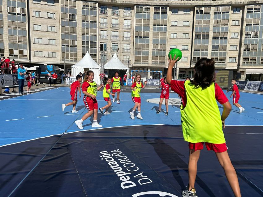 A Copa Deputación de Balonmán na Rúa decídese esta fin de semana en Ribeira