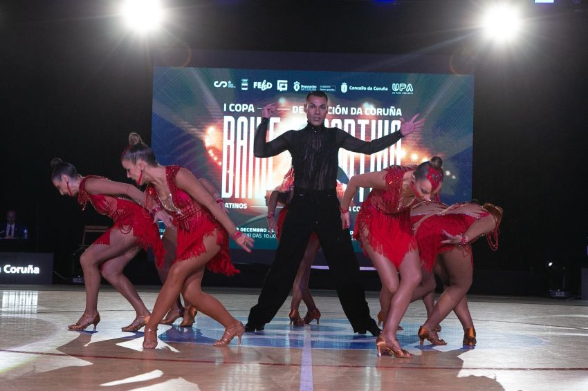 O baile deportivo conquista Riazor na I Copa Deputación da Coruña
