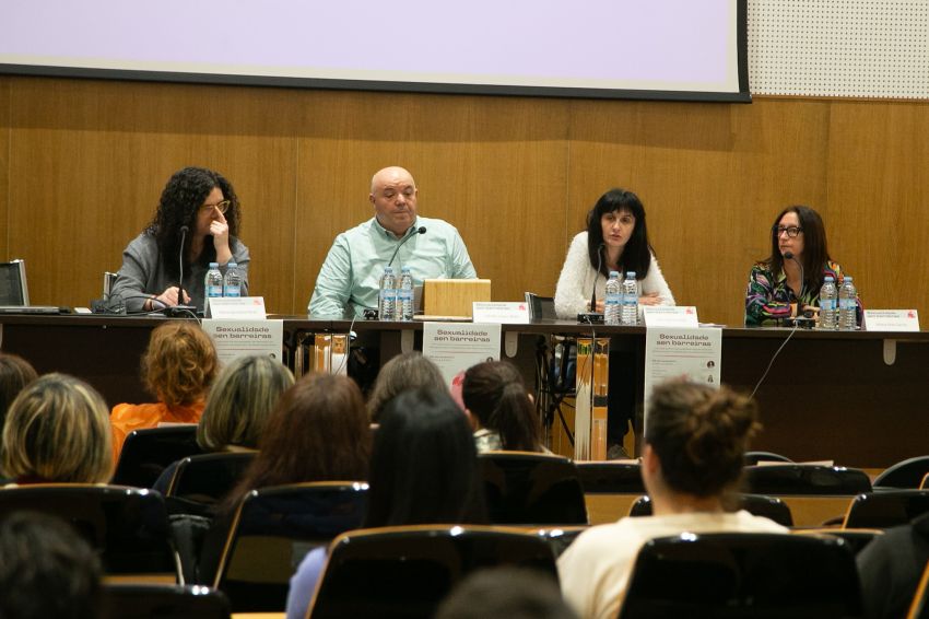 Mar García Vidal salientou en Carballo a importancia de incluír a vida afectiva e sexual das persoas con discapacidade intelectual nas políticas sociais