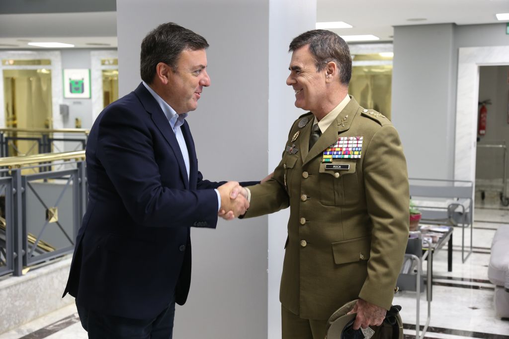 Formoso reuniuse co xeneral Martínez Roca, novo xefe do Mando de Apoio á Maniobra do Exército de Terra