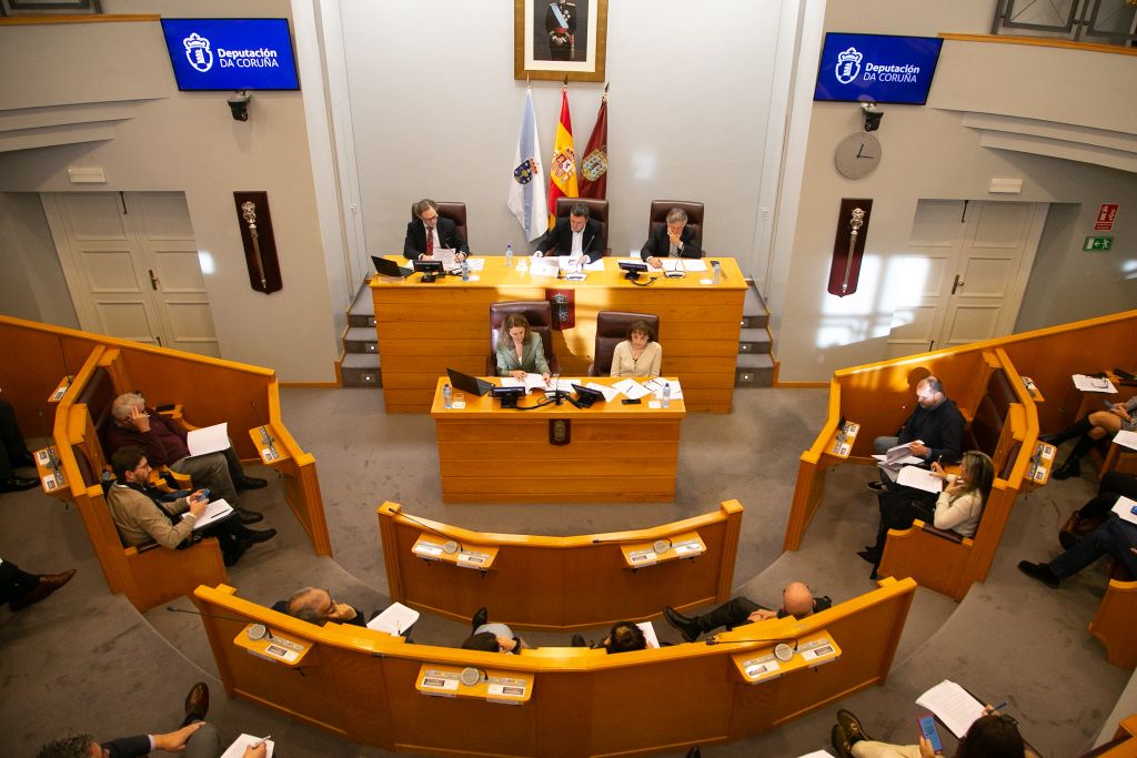 A Deputación aproba 1,3 millóns de euros para a mellora da seguridade de estradas provinciais en Negreira, Valdoviño e Cambre