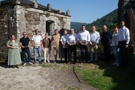 A Deputación presenta en Caaveiro un cómic sobre a historia do cenobio e avanza o novo proxecto de musealización do Mosteiro