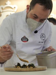 O vicepresidente visita en Bergondo o obradoiro de San Isidro Bakery, empresa familiar adscrita a ‘A provincia que sabe’