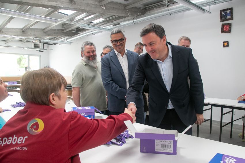 A Deputación apoiou con 33.200 euros o equipamento do centro de día de ASPABER en Carballo
